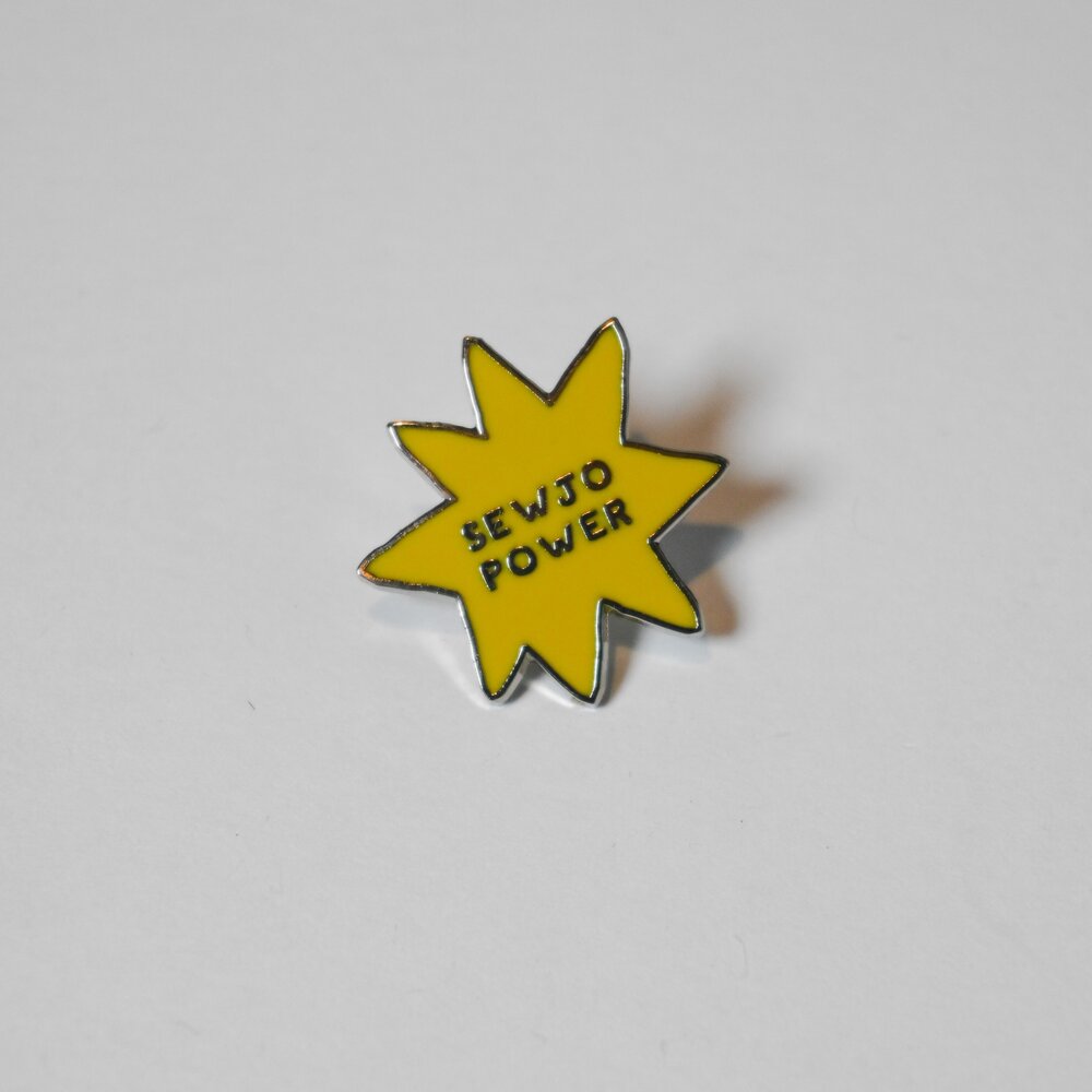 DIY DAISY SEWJO POWER Lapel Pin