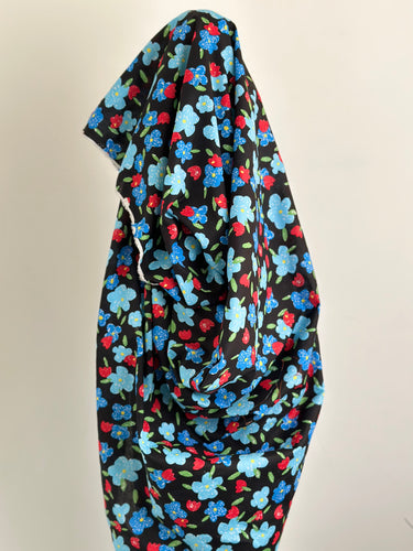 100% poplin fabric with beautiful flower print 